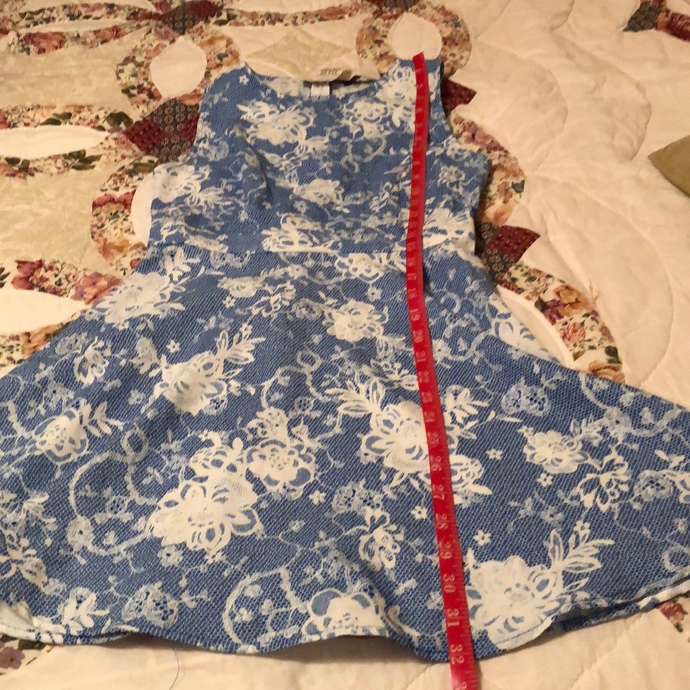 Dress - Picture 4 of 4